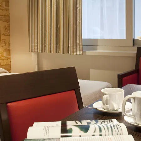 Saint-louis - Jardin Du Luxembourg Hotel 3*