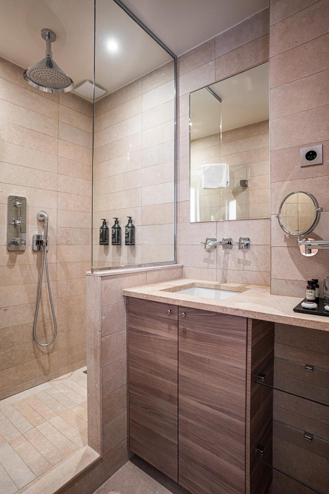 Perreyve - Jardin Du Luxembourg Hotel 3*