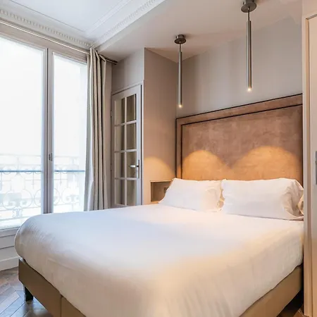 Saint-louis - Jardin Du Luxembourg Hotel 3*