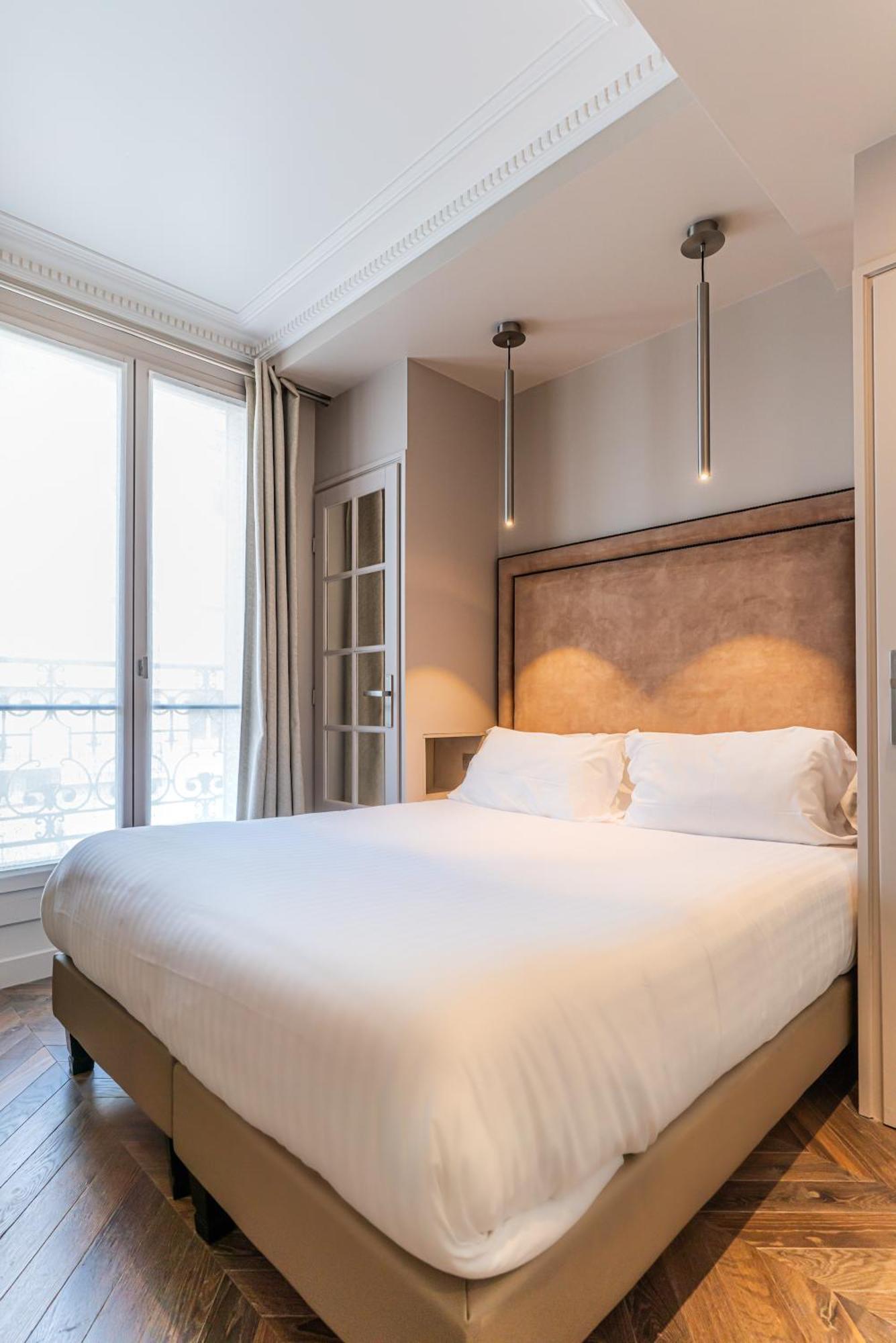 Saint-louis - Jardin Du Luxembourg Hotel 3*
